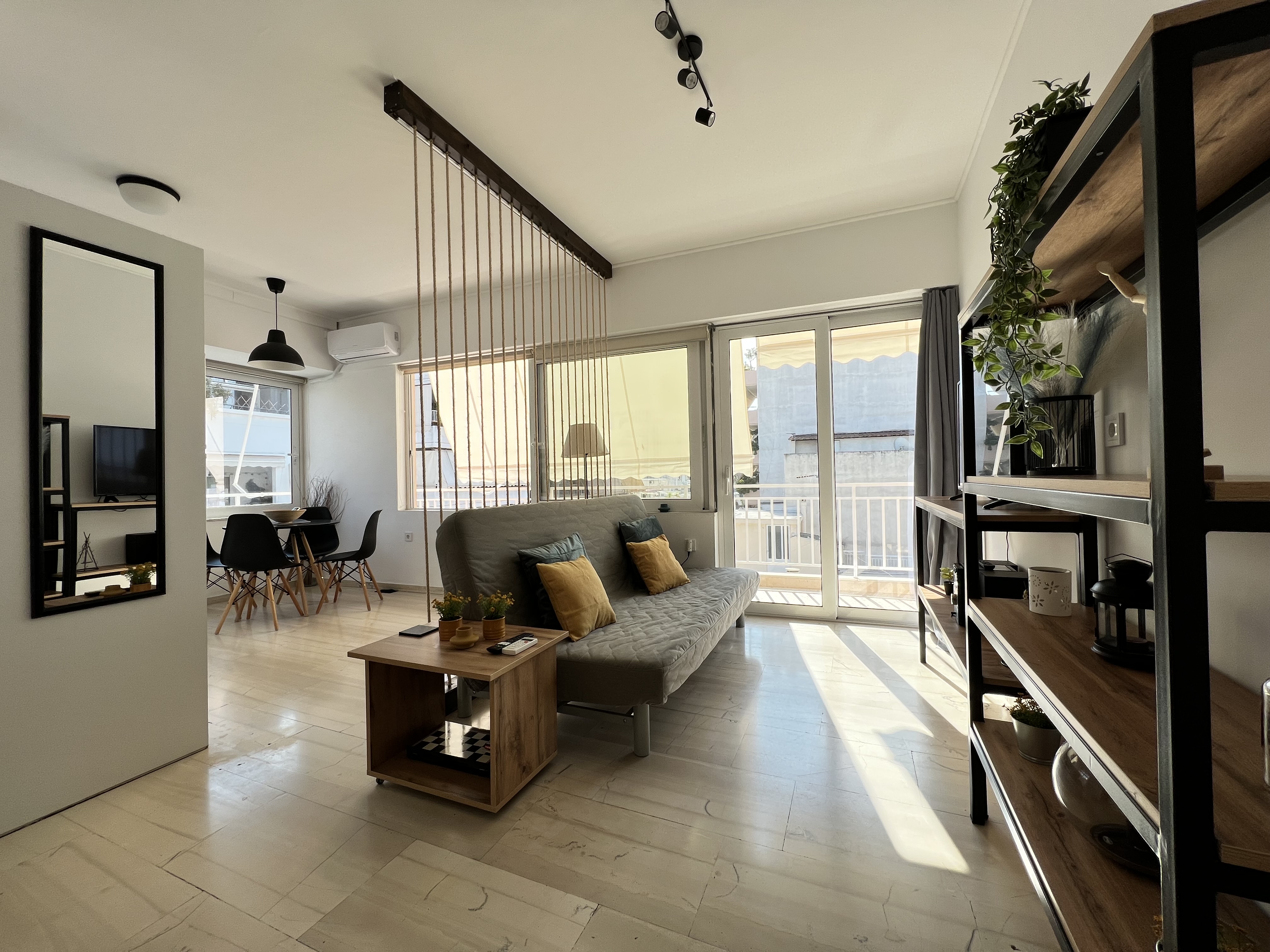 Zeus | Bright 1BR | Walk to Koukaki | 20' Acropolis